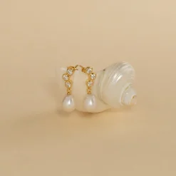 ADELE PEARL GOLDEN EARRING