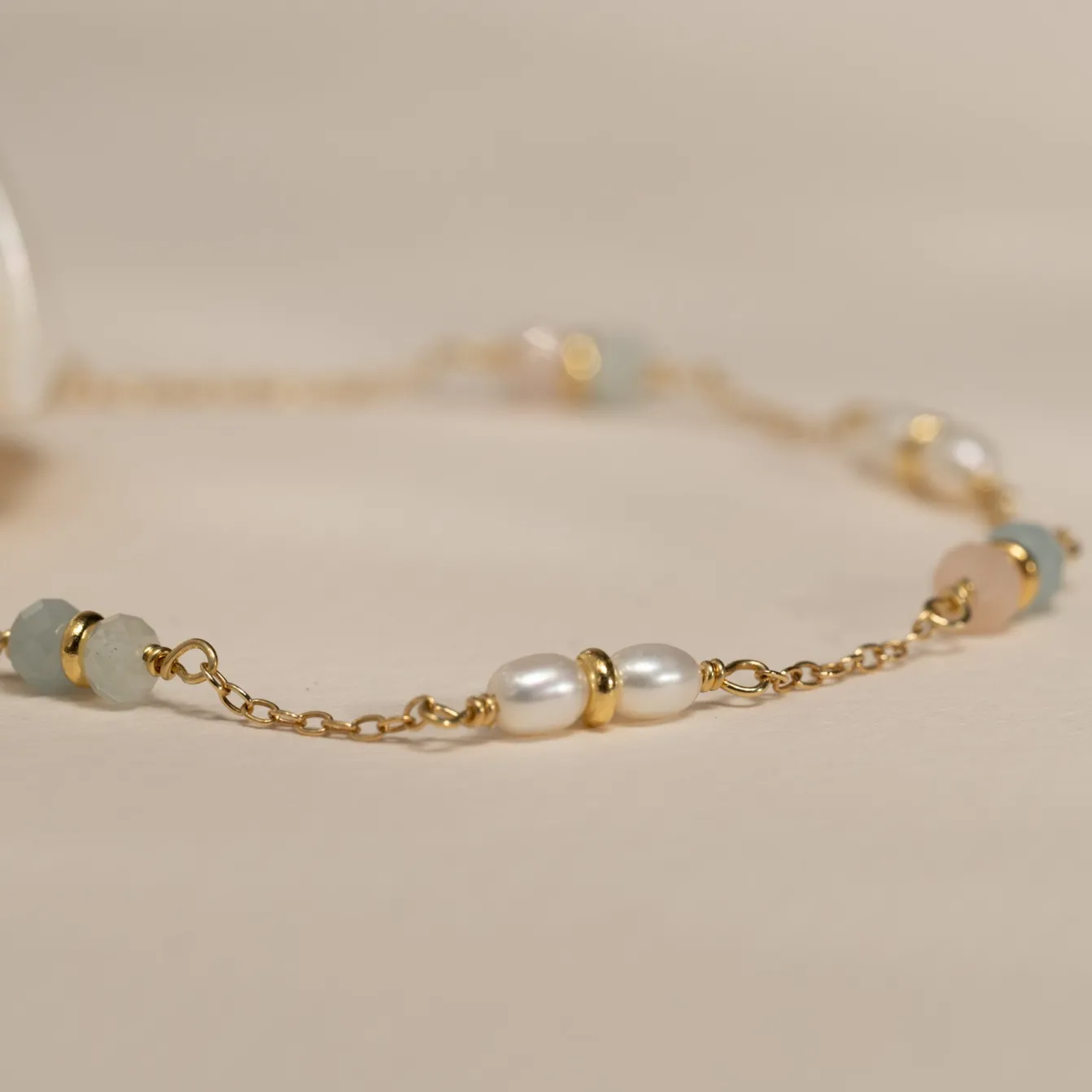ADIRA MORGANITE PEARL GOLDEN BRACELET
