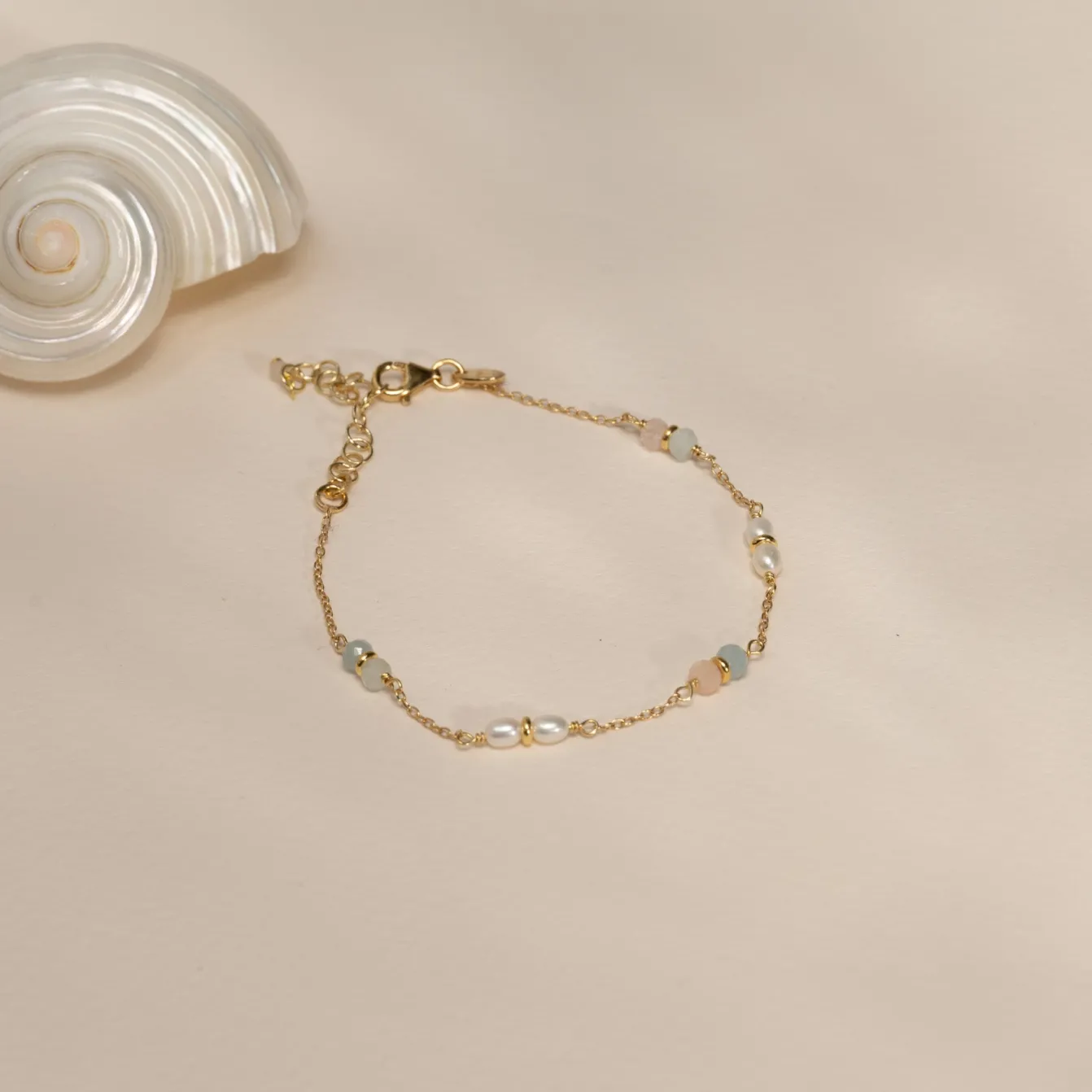 ADIRA MORGANITE PEARL GOLDEN BRACELET