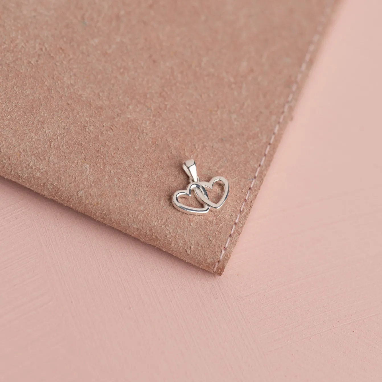 ADORA SILVER PENDANT