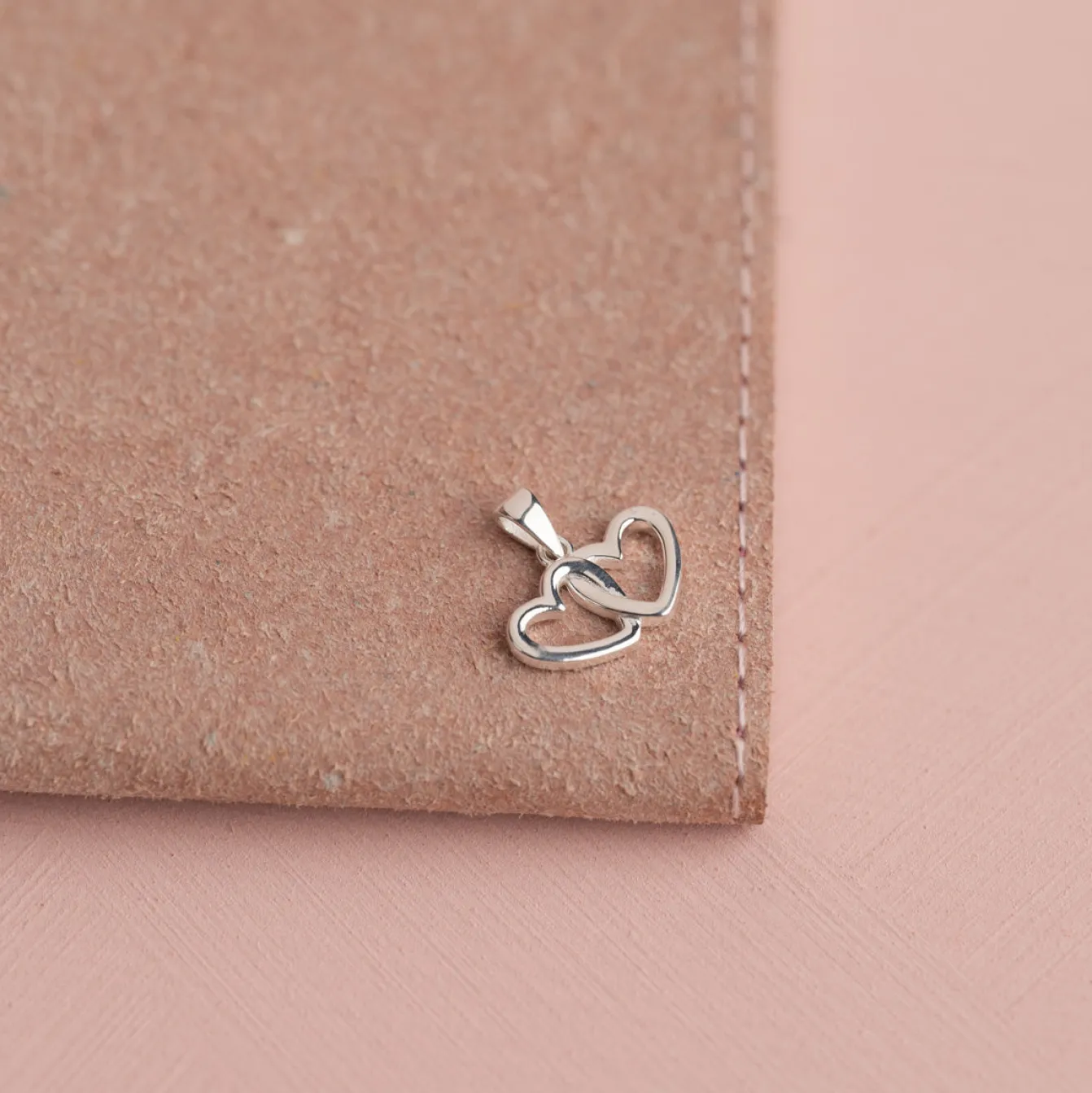 ADORA SILVER PENDANT