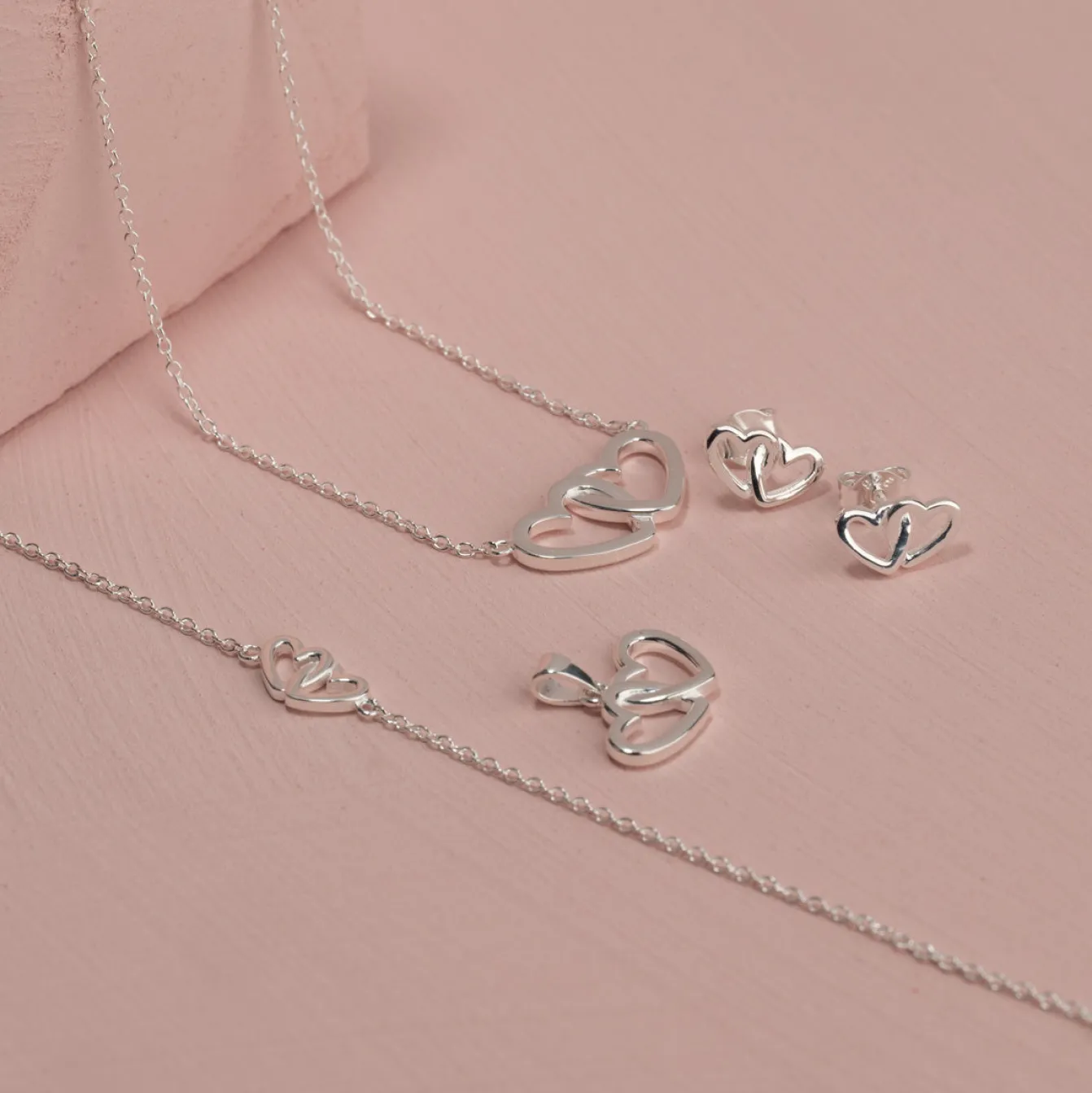 ADORA SILVER PENDANT