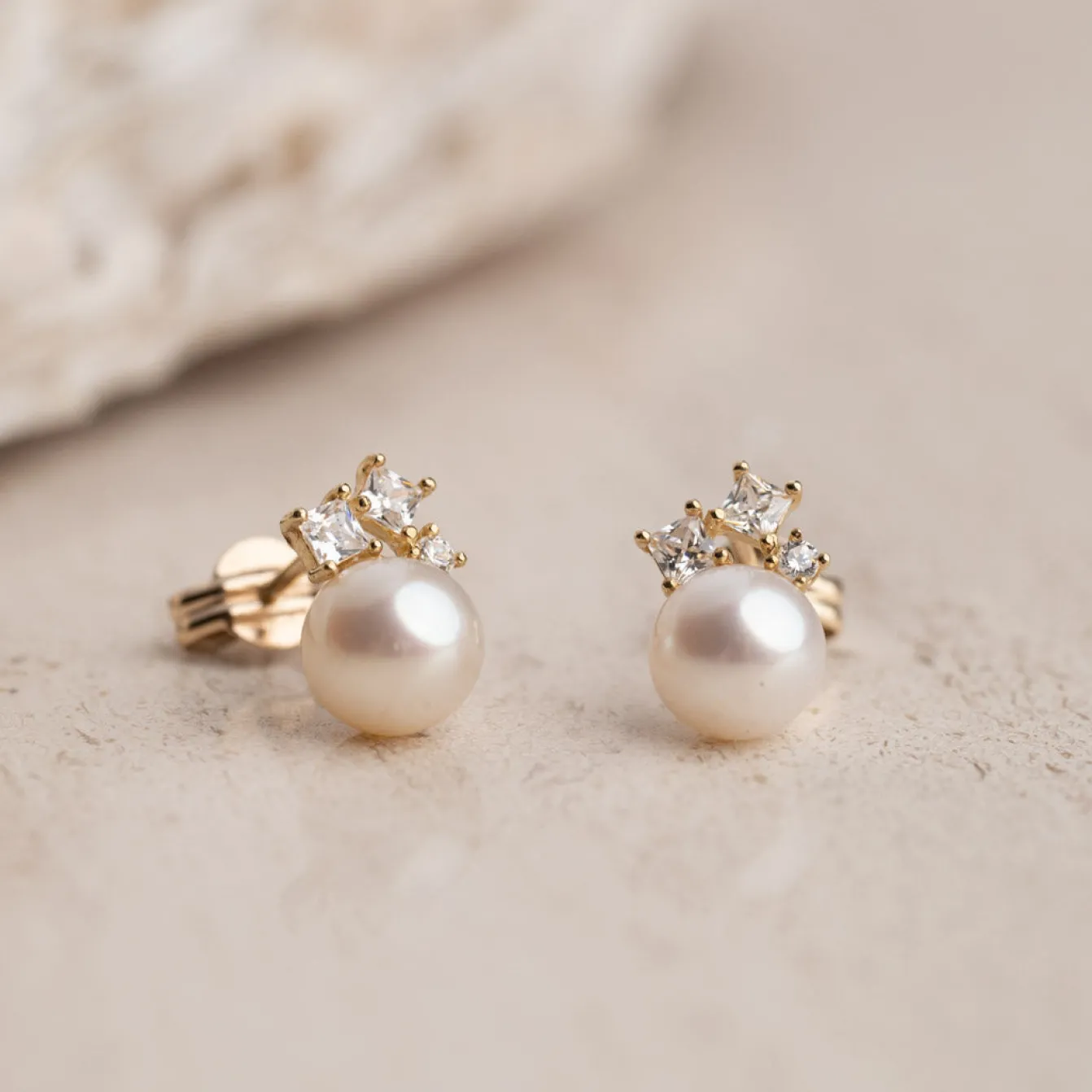 Agatha Pearl Massiv Guld Ørering - Sisi Copenhagen