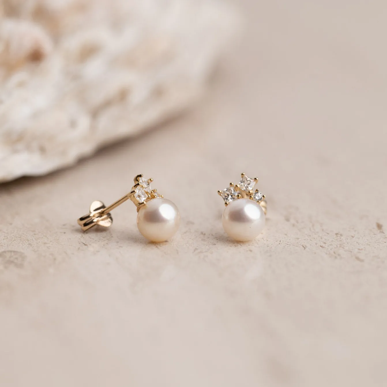 Agatha Pearl Massiv Guld Ørering - Sisi Copenhagen
