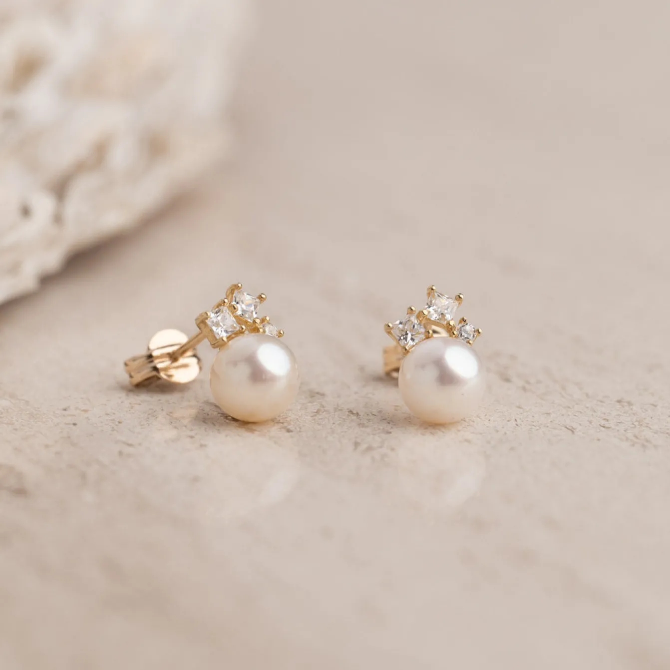 Agatha Pearl Massiv Guld Ørering - Sisi Copenhagen