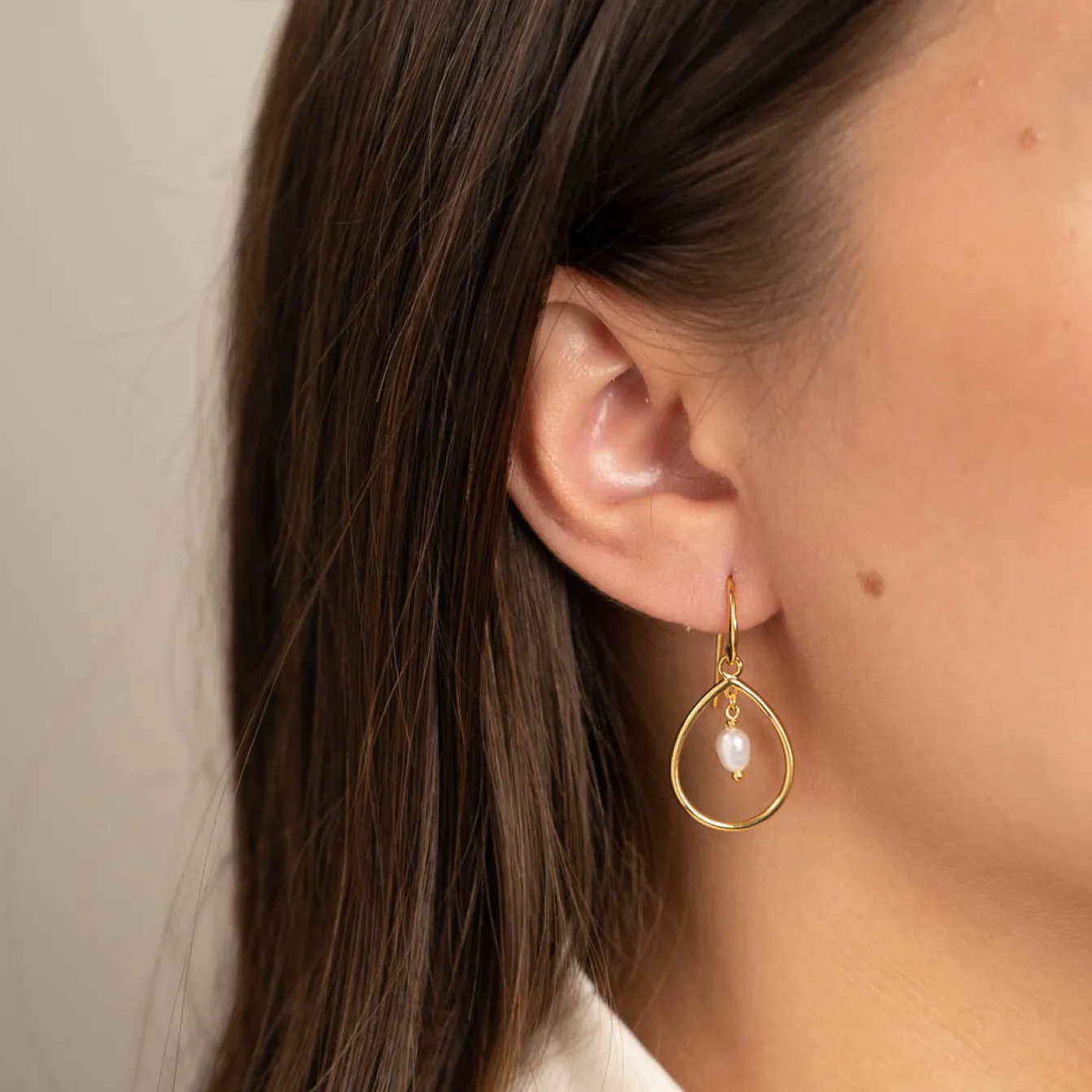 ALEXANDRA PEARL GOLDEN EARRING - Sisi Copenhagen