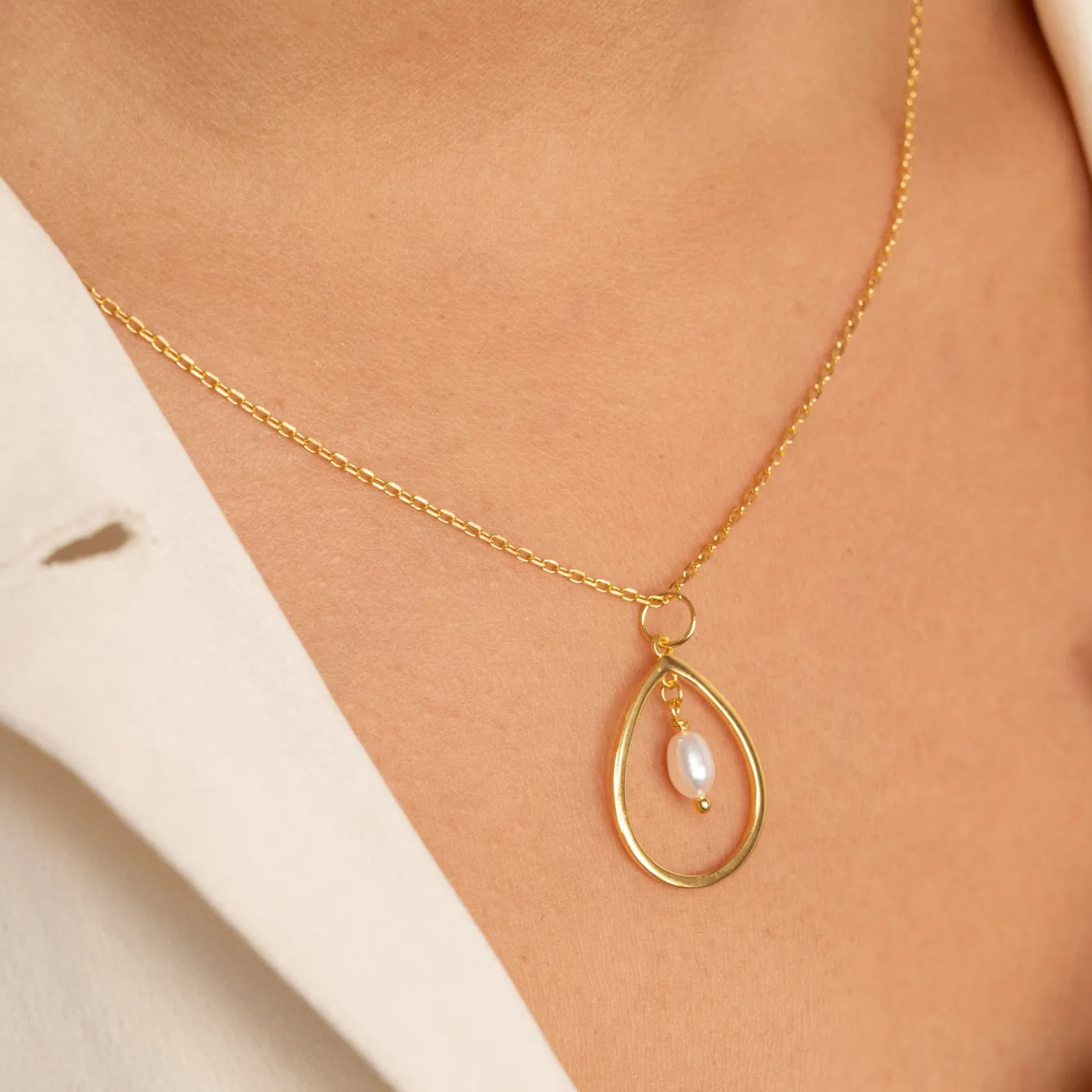 ALEXANDRA PEARL GOLDEN PENDANT - Sisi Copenhagen