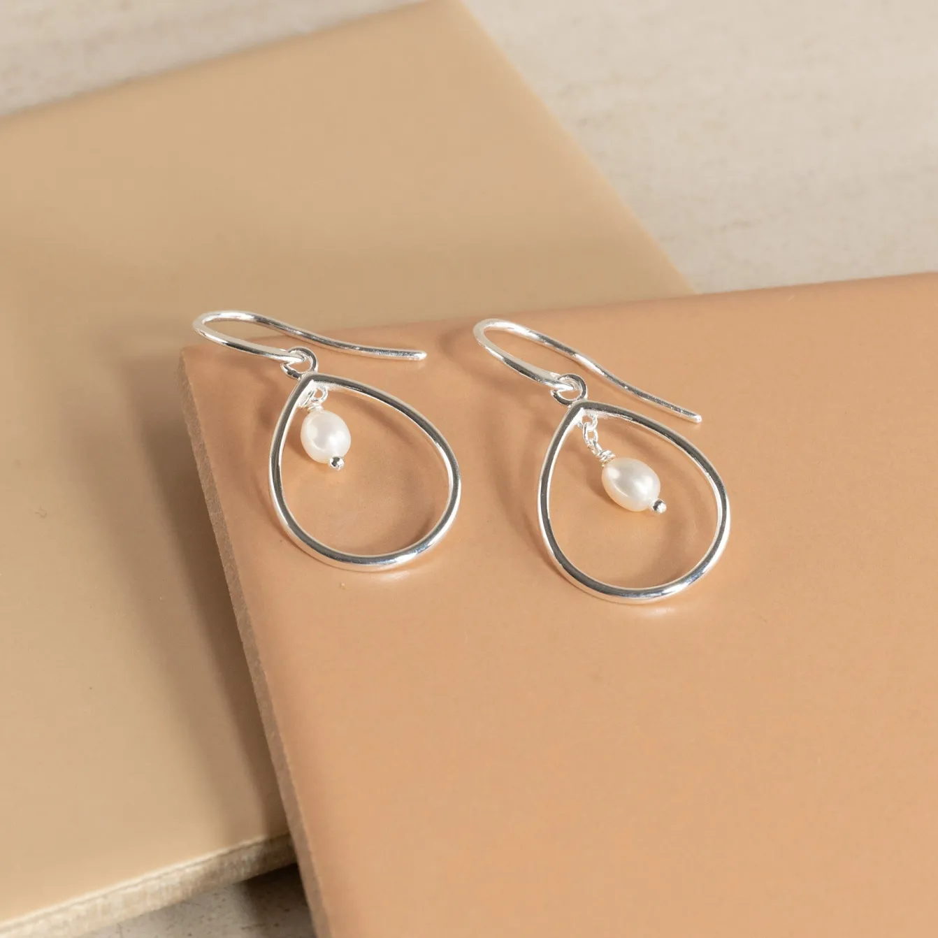 ALEXANDRA PEARL SILVER EARRING - Sisi Copenhagen