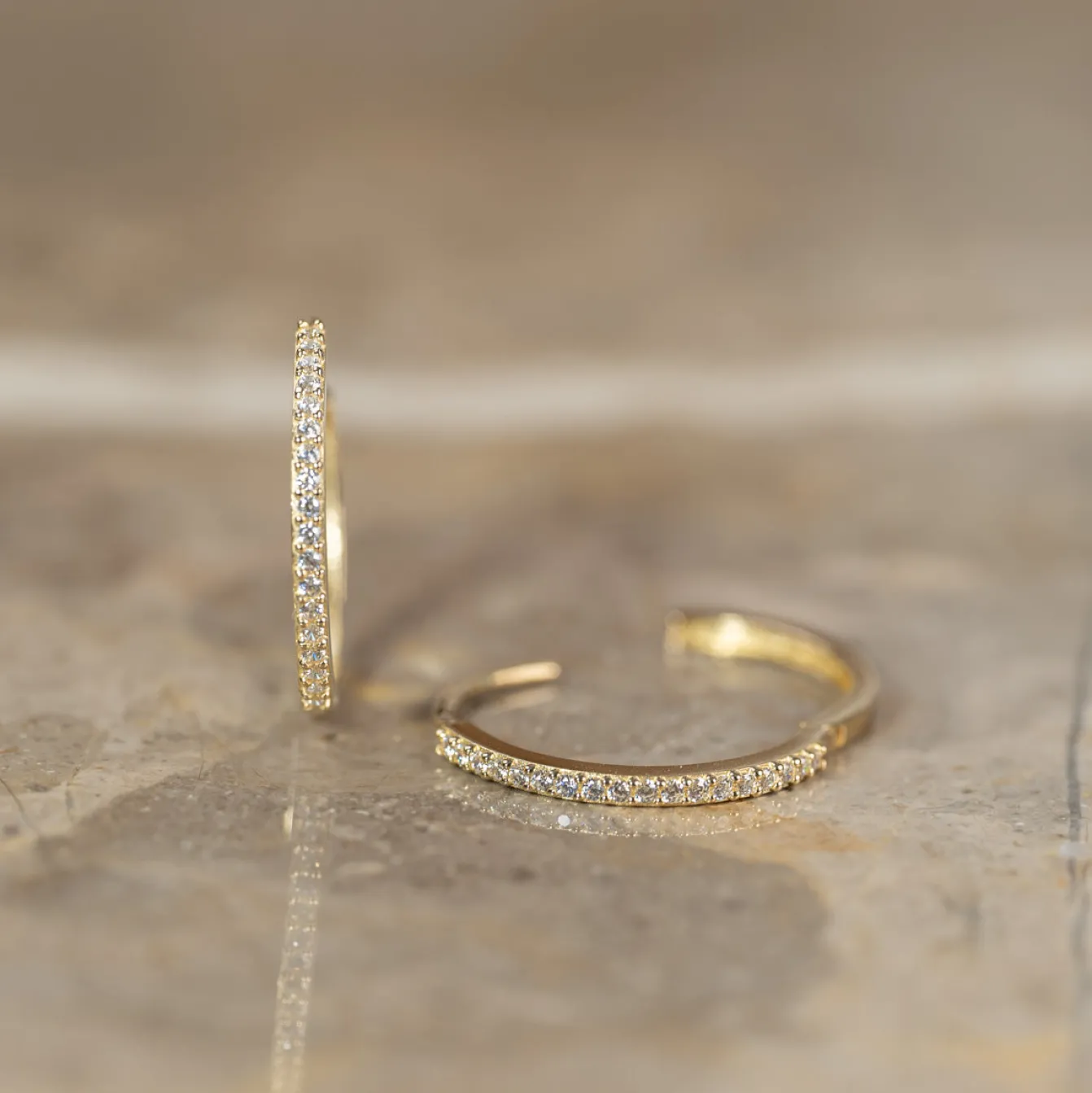 ALISSA CRYSTAL SOLID GOLD CREOL EARRING - 18mm