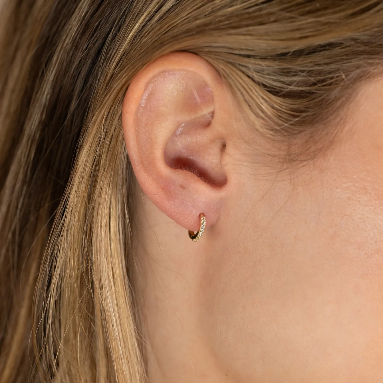 ALISSA CRYSTAL SOLID GOLD CREOL EARRING - 10mm