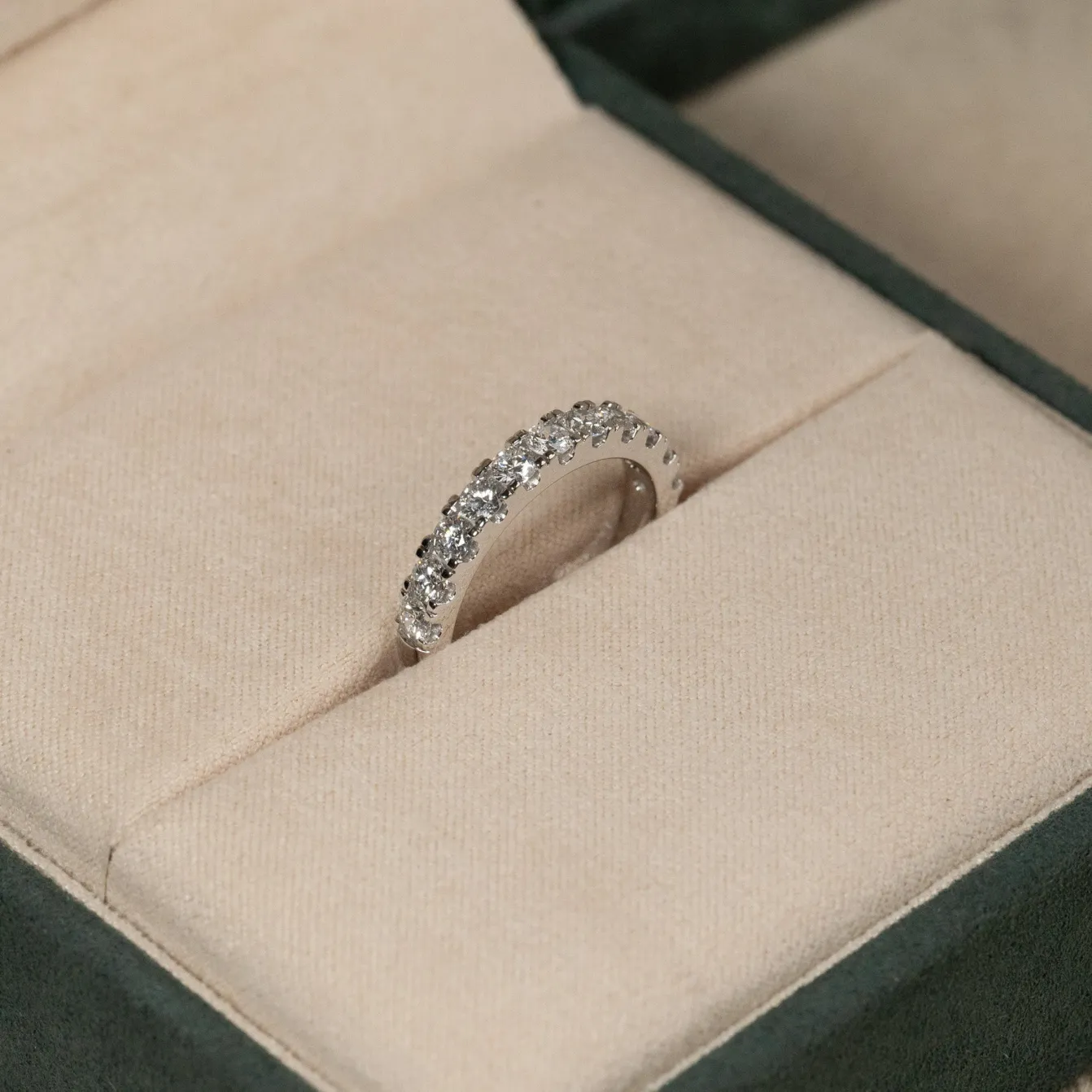 ALLIANCE DIAMOND RING - 1.0ct - WG
