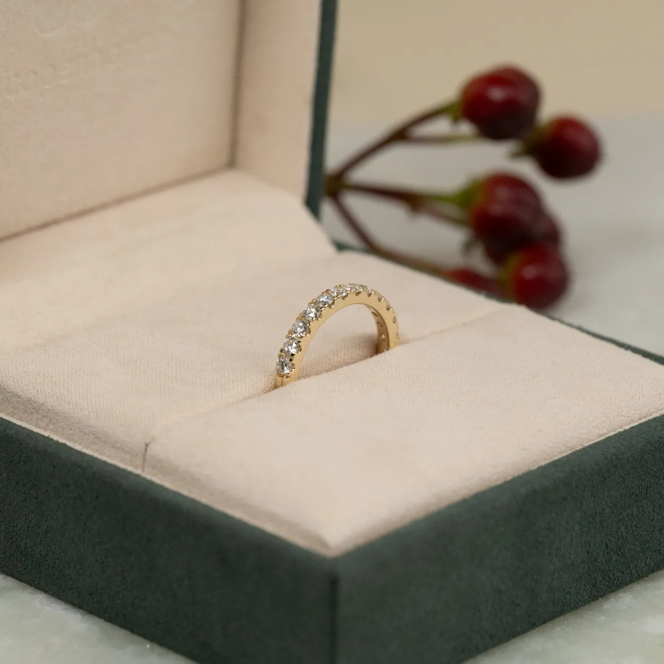 ALLIANCE DIAMOND RING - 0.7ct - YG