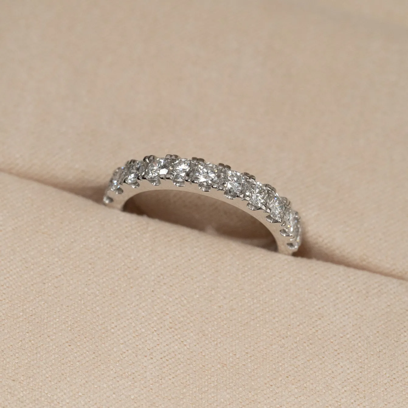 ALLIANCE DIAMOND RING - 1.0ct - WG