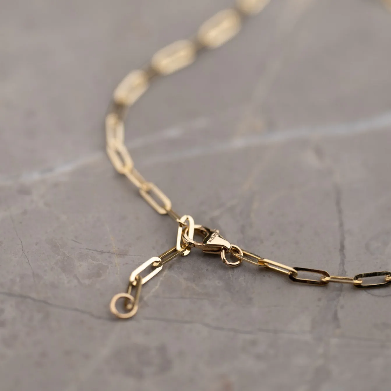 ALMA MEDIUM SOLID GOLD BRACELET - Sisi Copenhagen