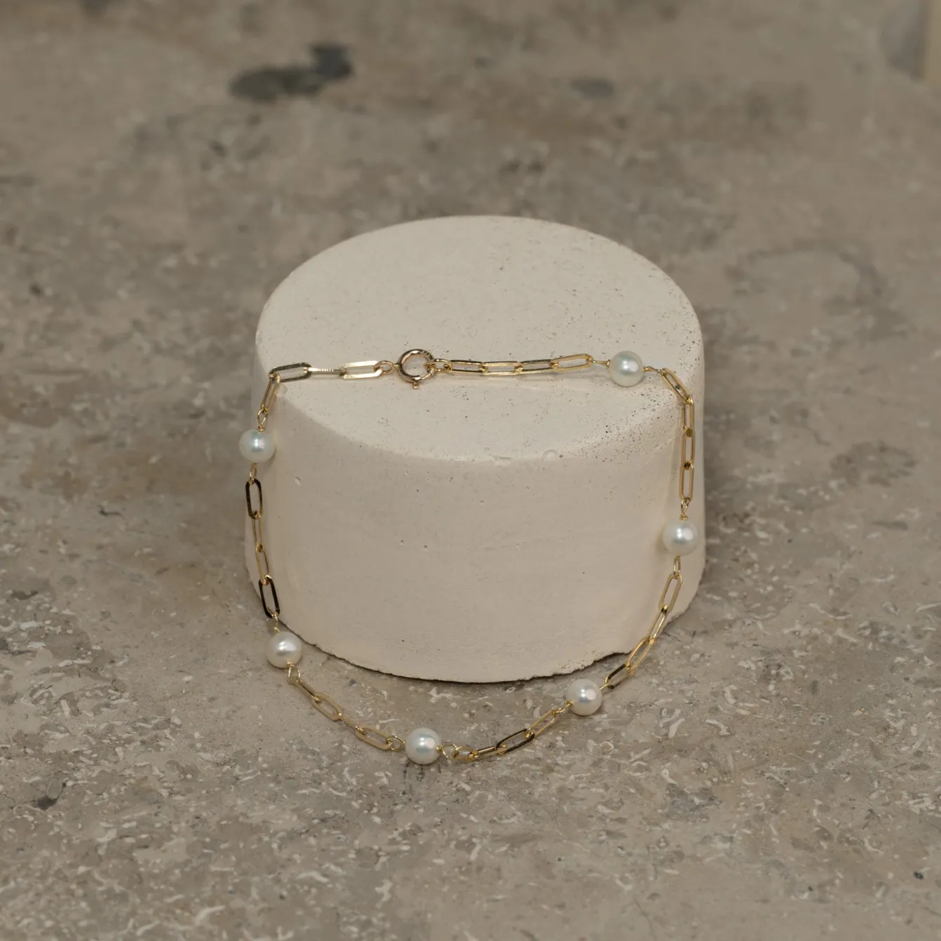 ALMA PEARL MEDIUM SOLID GOLD BRACELET