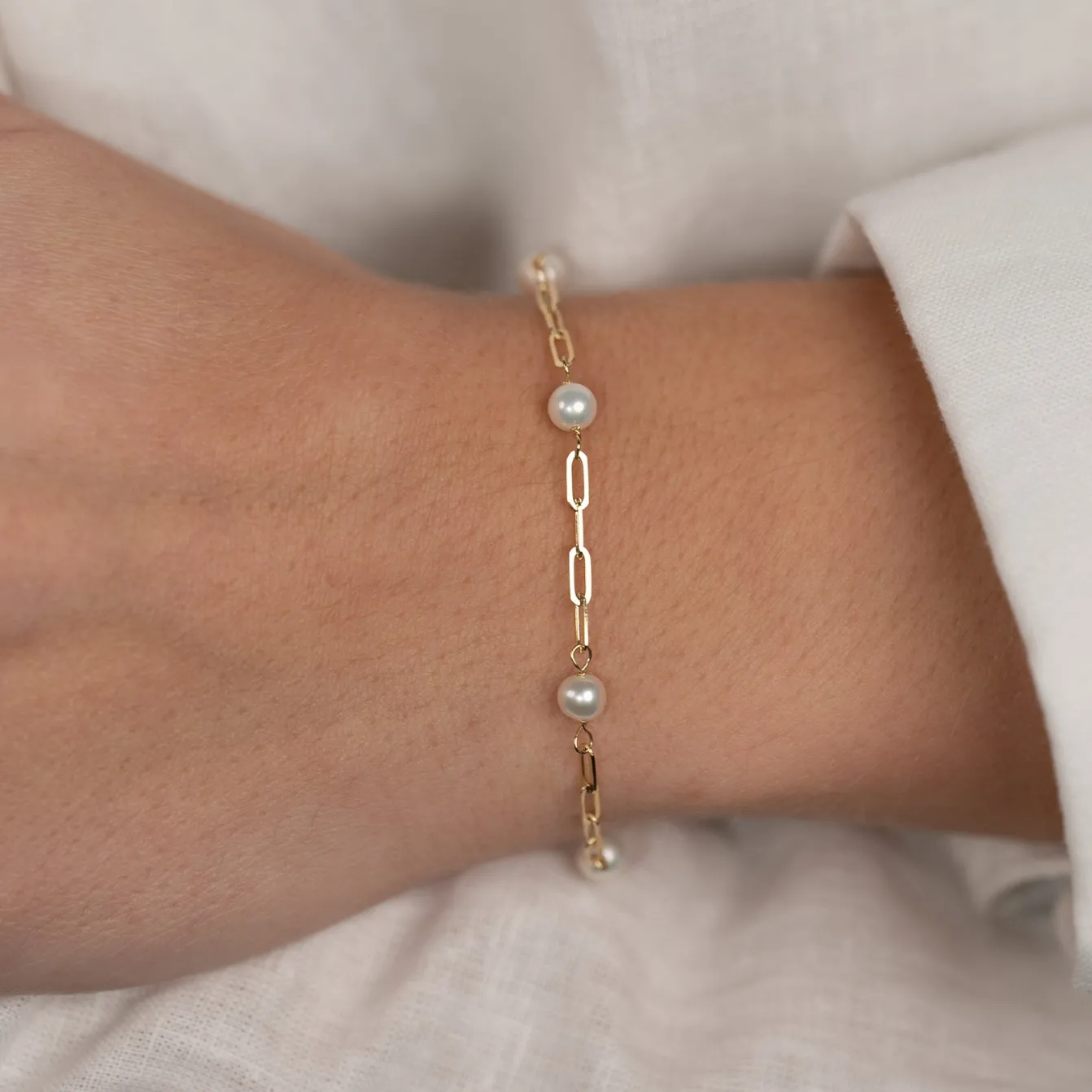 ALMA PEARL MEDIUM SOLID GOLD BRACELET