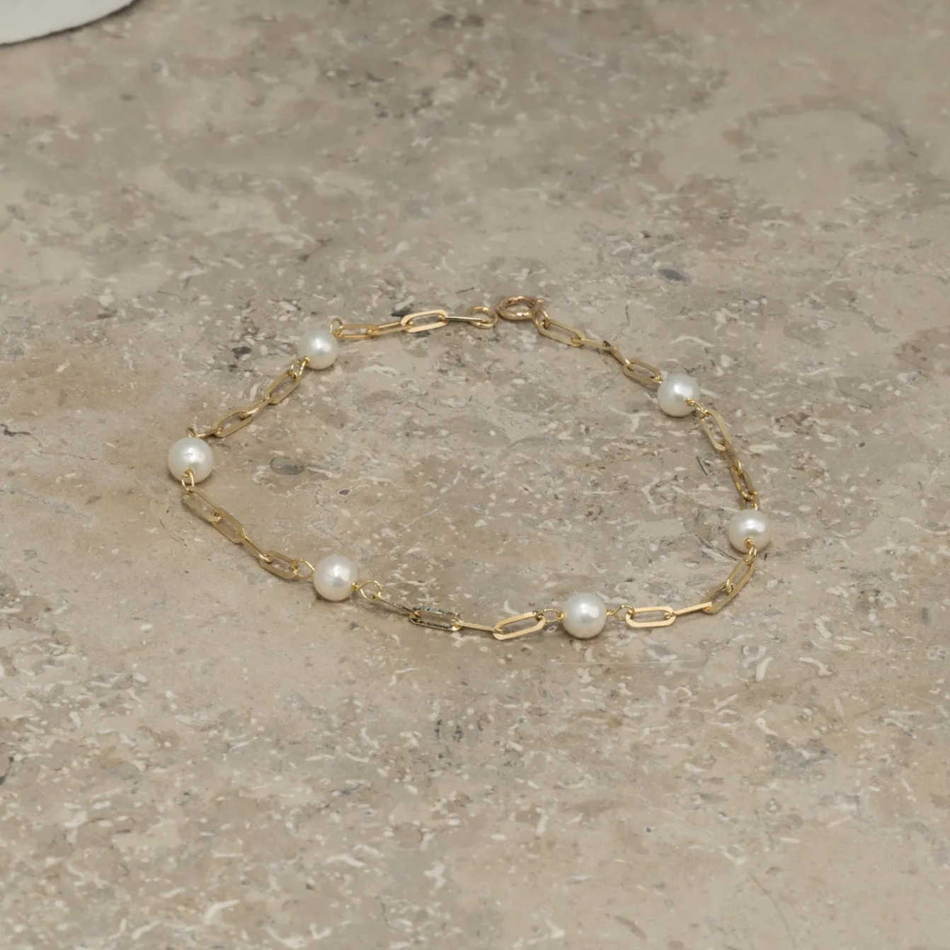 ALMA PEARL MEDIUM SOLID GOLD BRACELET