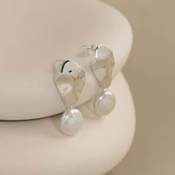 ALMIRA PEARL SILVER EARRING