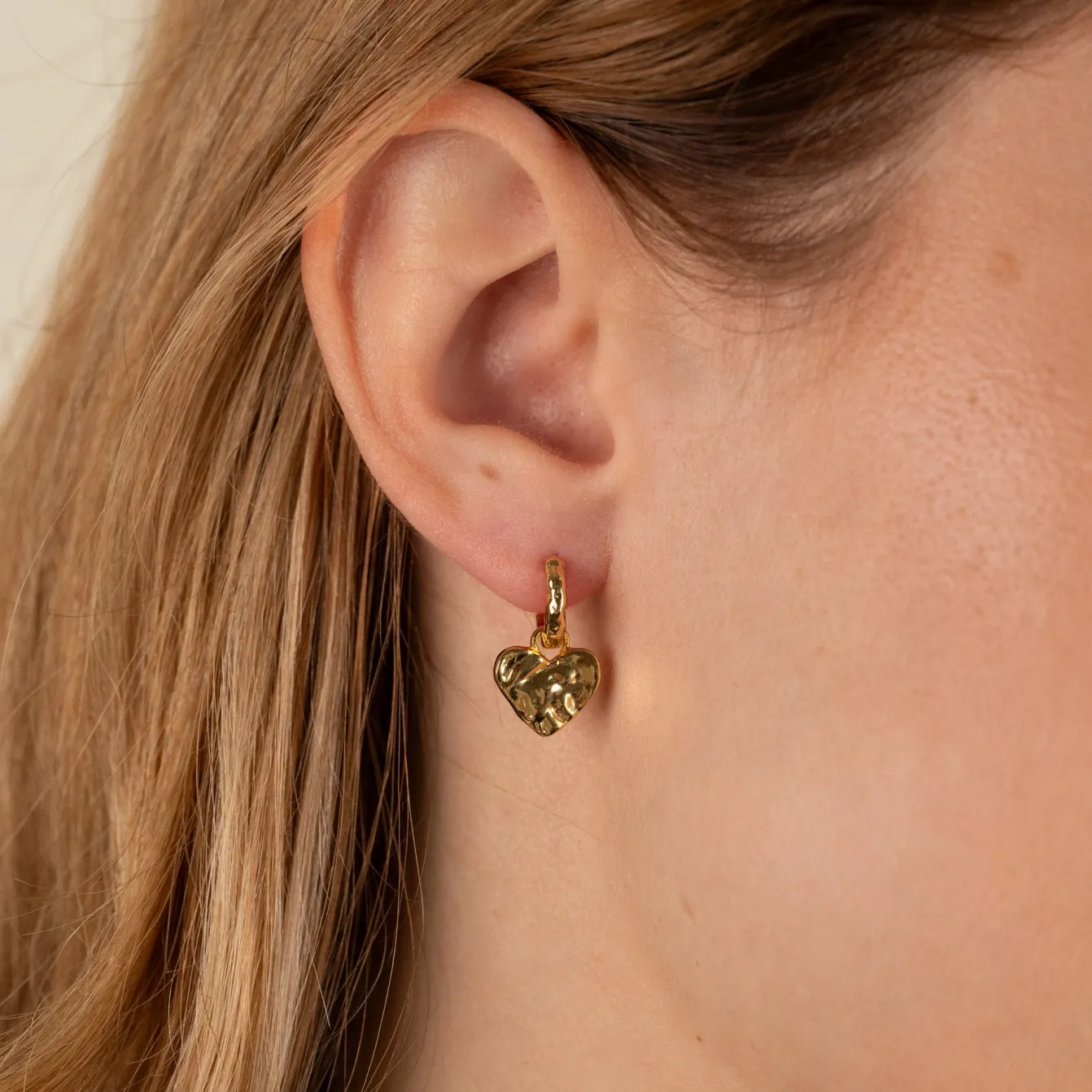 AMABEL GOLDEN HUGGIE EARRING