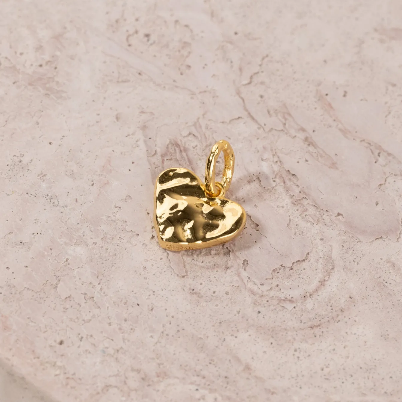 AMABEL GOLDEN PENDANT