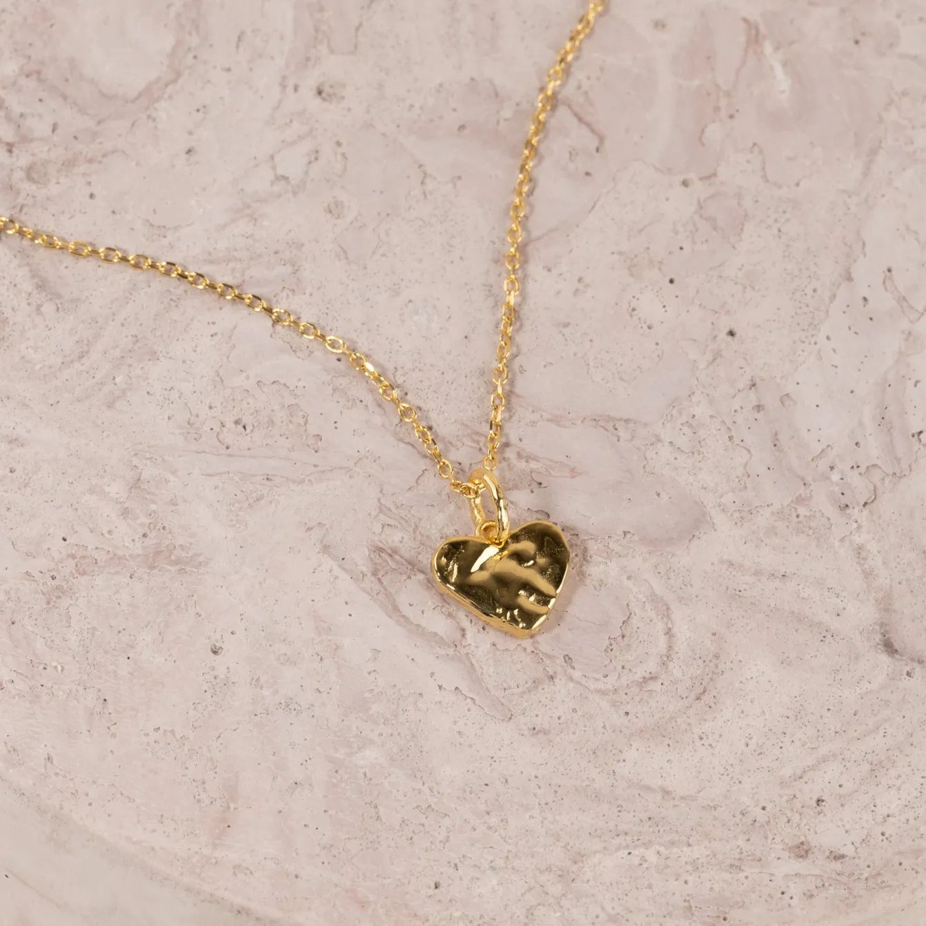 AMABEL GOLDEN PENDANT
