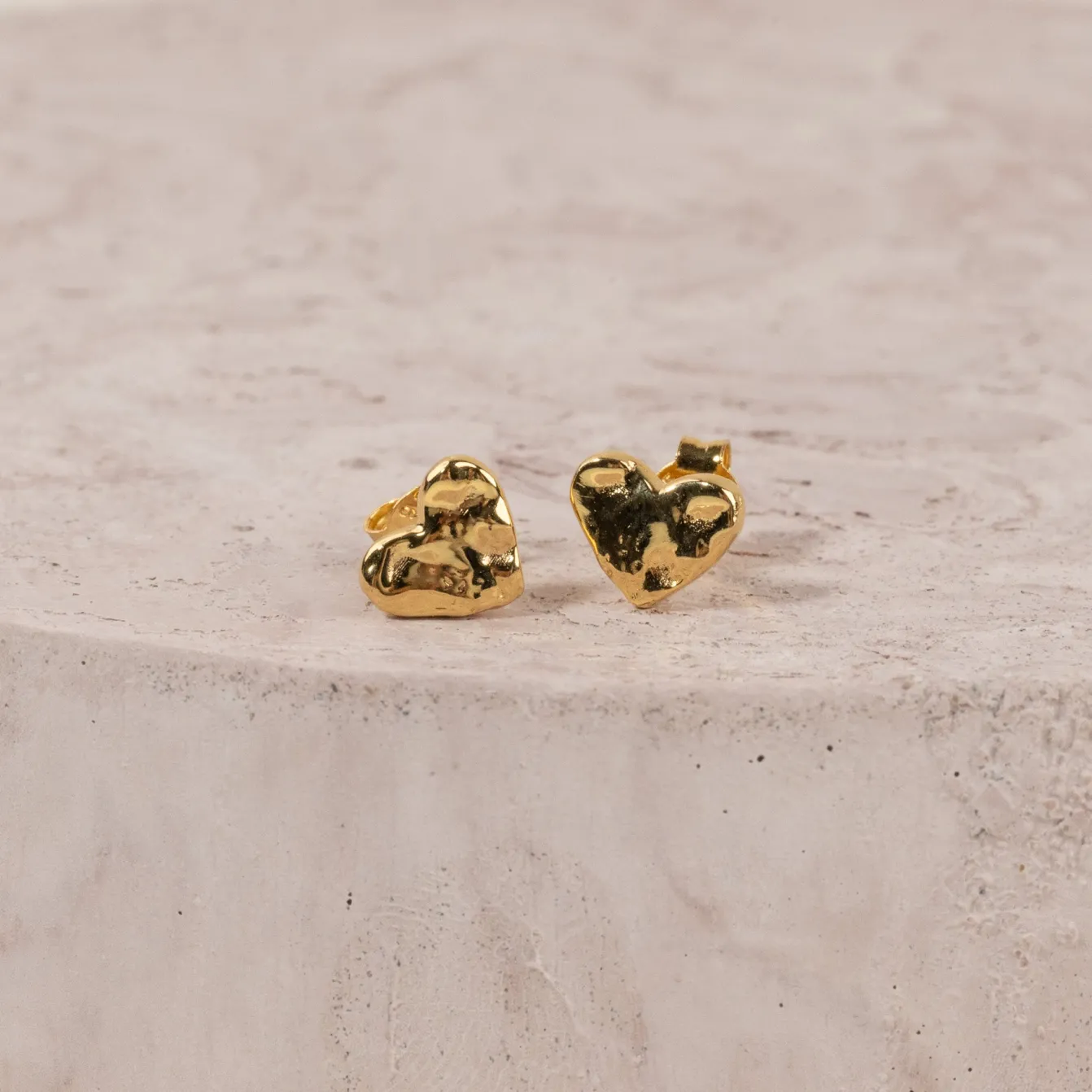 AMABEL GOLDEN STUD EARRING