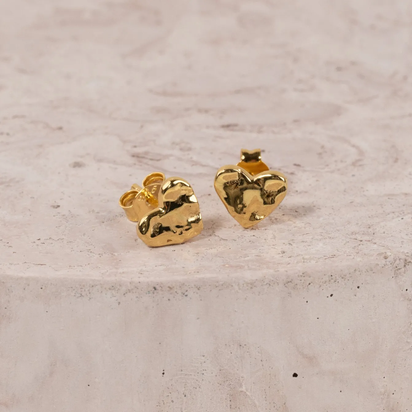AMABEL GOLDEN STUD EARRING