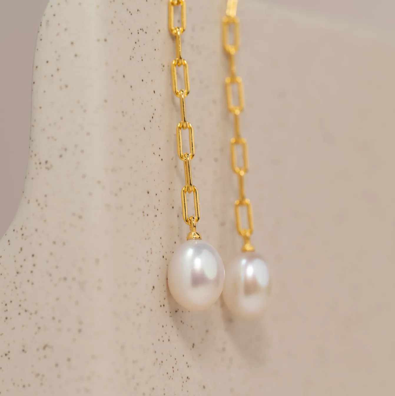 AMALIA PEARL GOLDEN EARRING