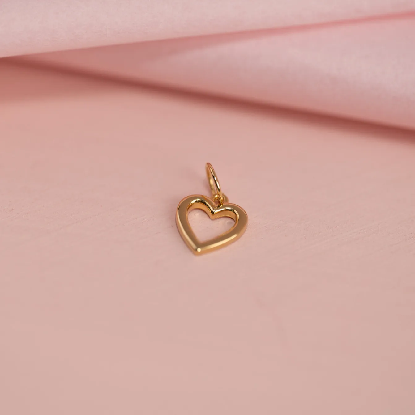 AMARA GOLDEN PENDANT