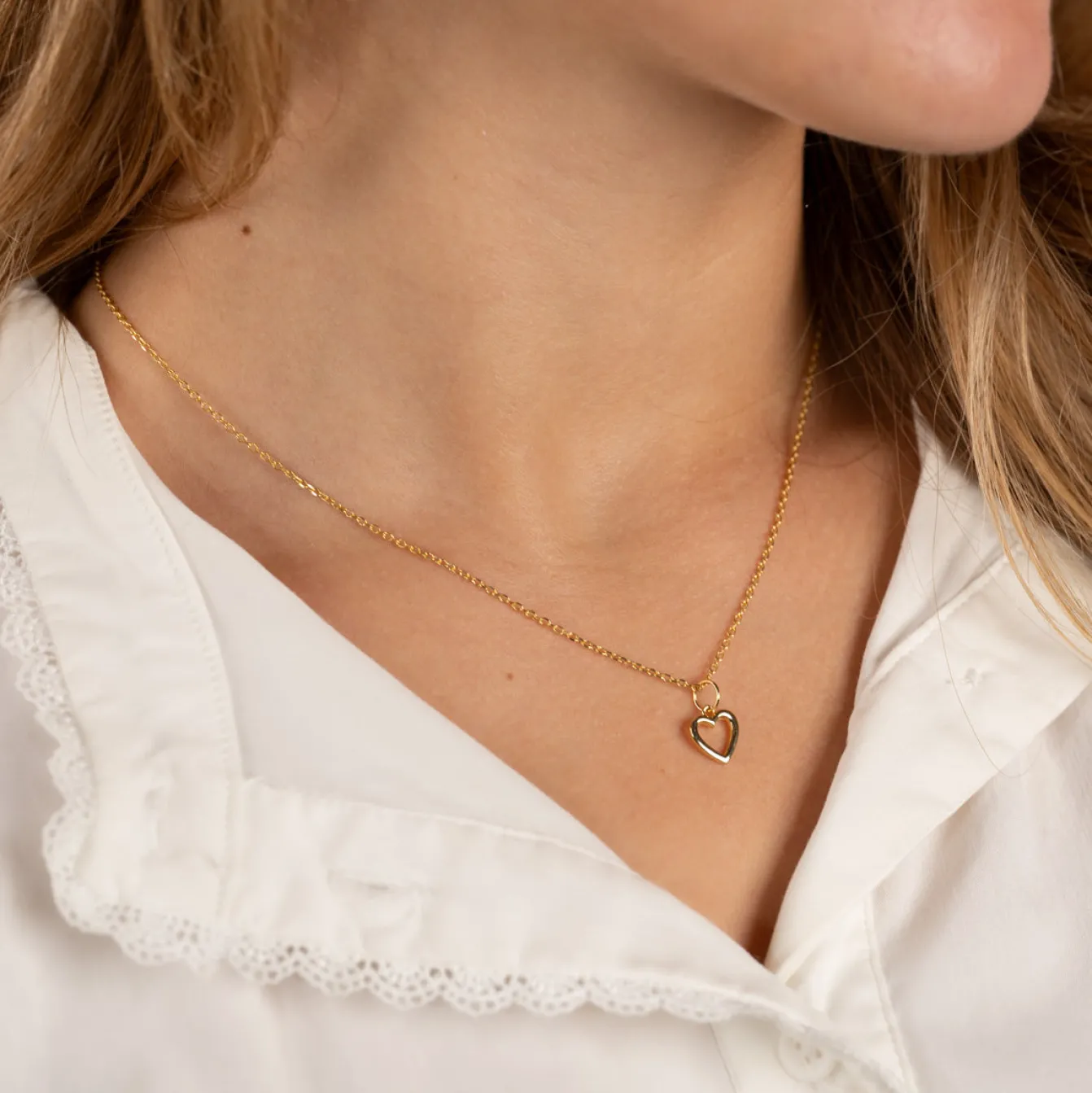 AMARA GOLDEN PENDANT