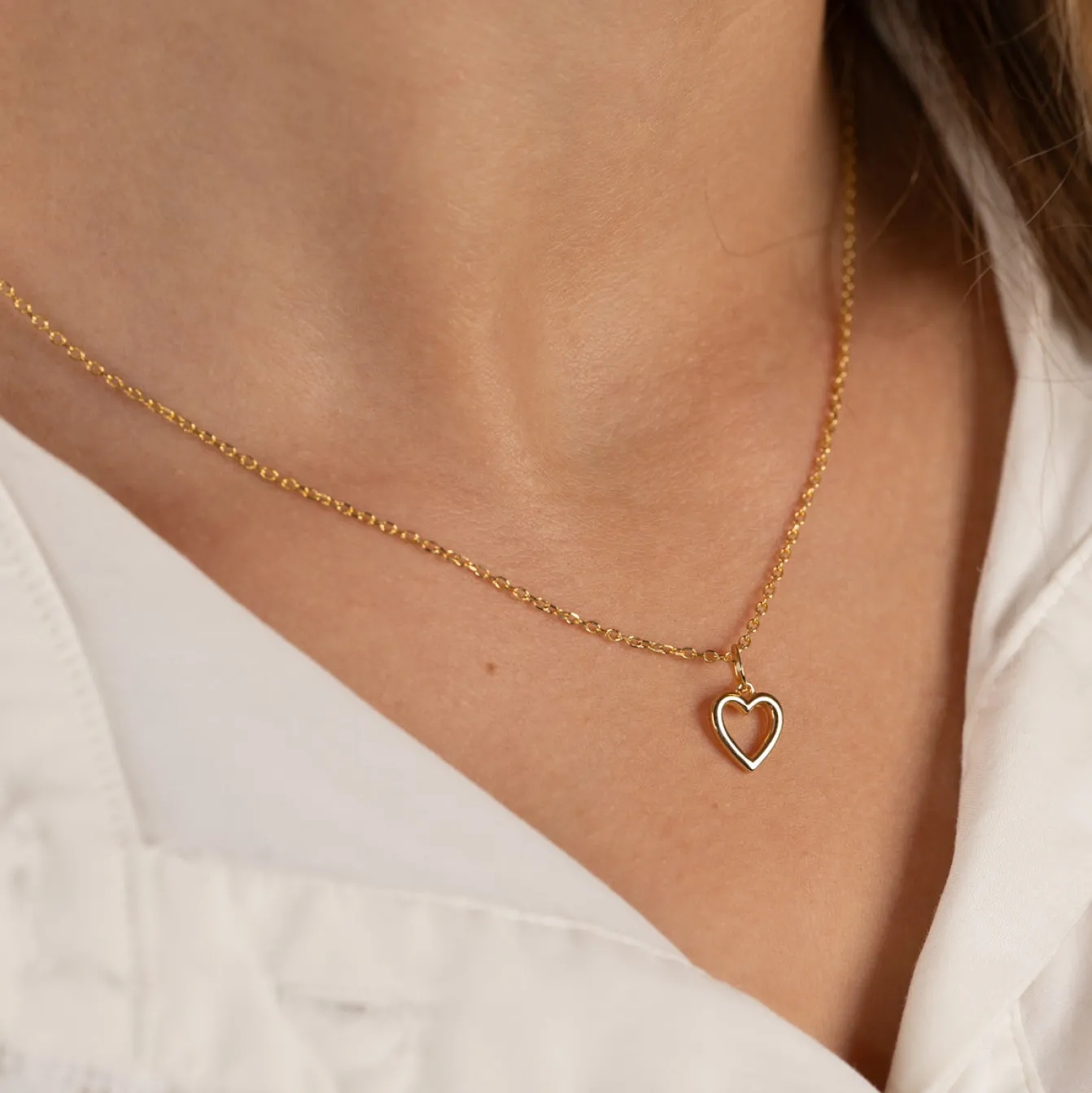 AMARA GOLDEN PENDANT
