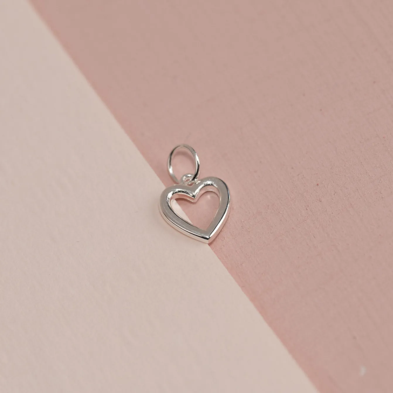 AMARA SILVER PENDANT