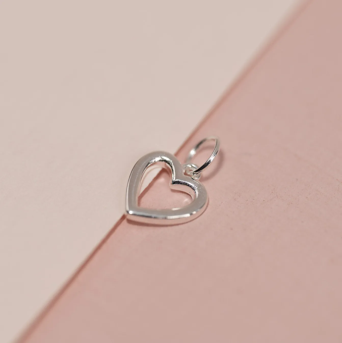 AMARA SILVER PENDANT