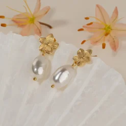 ANE PEARL GOLDEN EARRING