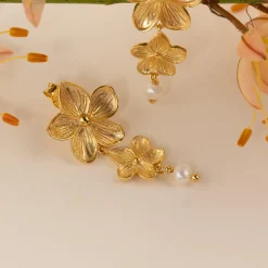 ANEMONE PEARL GOLDEN EARRING