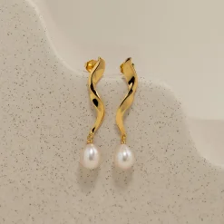 ANJA PEARL GOLDEN EARRING