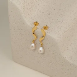 ANJA PEARL GOLDEN EARRING
