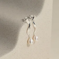ANJA PEARL SILVER EARRING
