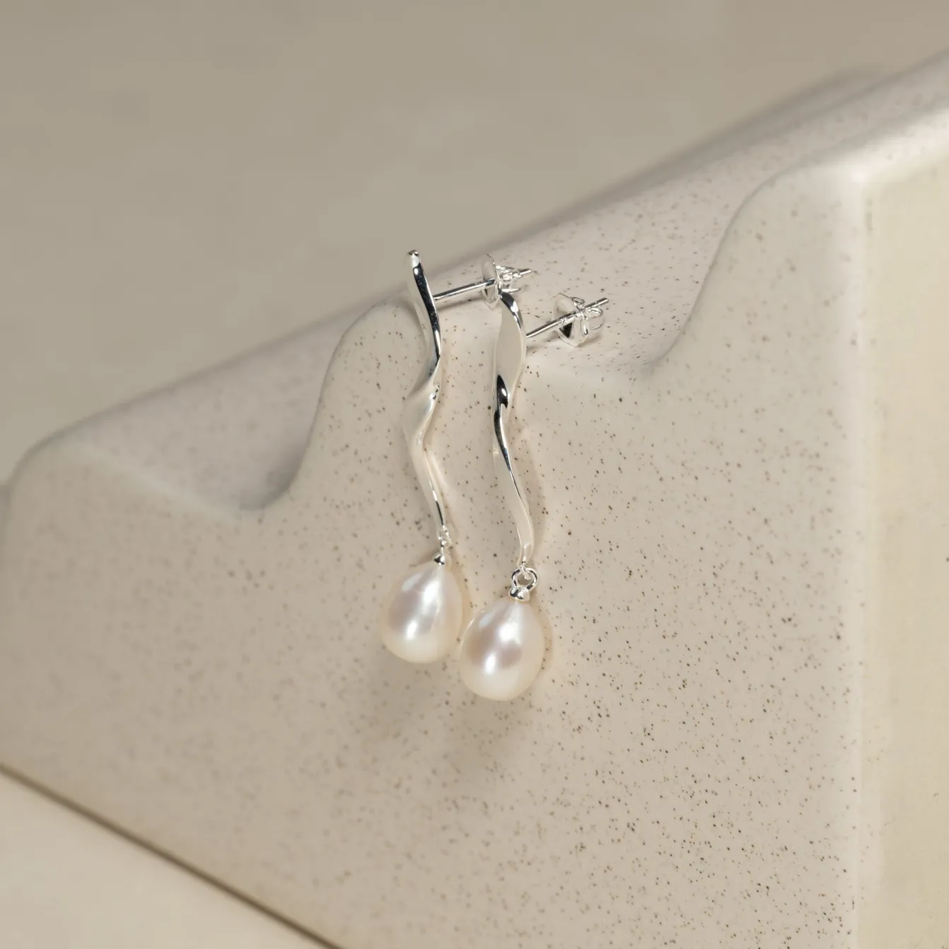 ANJA PEARL SILVER EARRING