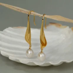 ASHLY PEARL GOLDEN EARRING