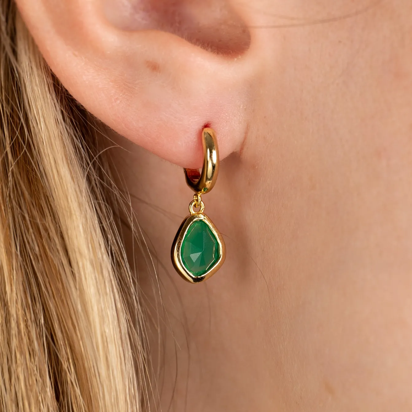 ATHENA GREEN AGATE GOLDEN EARRING