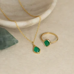 ATHENA GREEN AGATE GOLDEN PENDANT