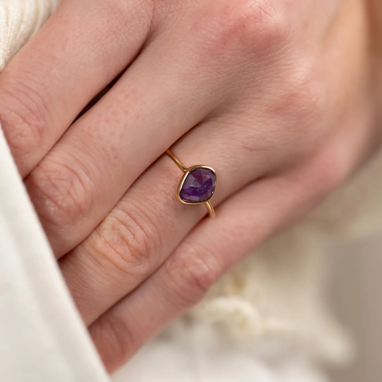 ATHENA PURPLE AMETHYST GOLDEN RING