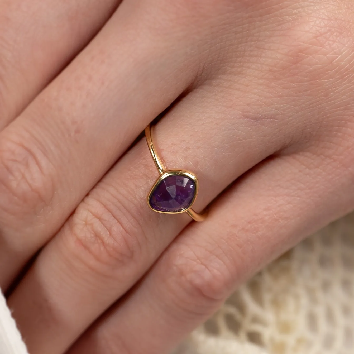 ATHENA PURPLE AMETHYST GOLDEN RING