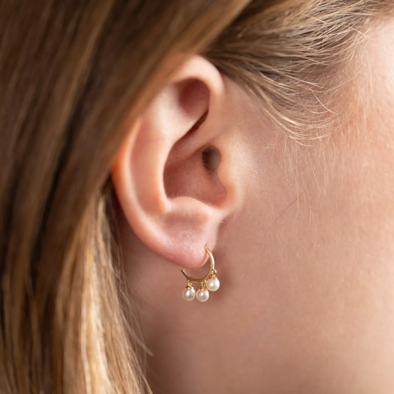 AUDREY PEARL SOLID GOLD EARRING - Sisi Copenhagen
