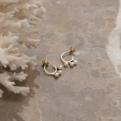 AUDREY PEARL SOLID GOLD EARRING - Sisi Copenhagen