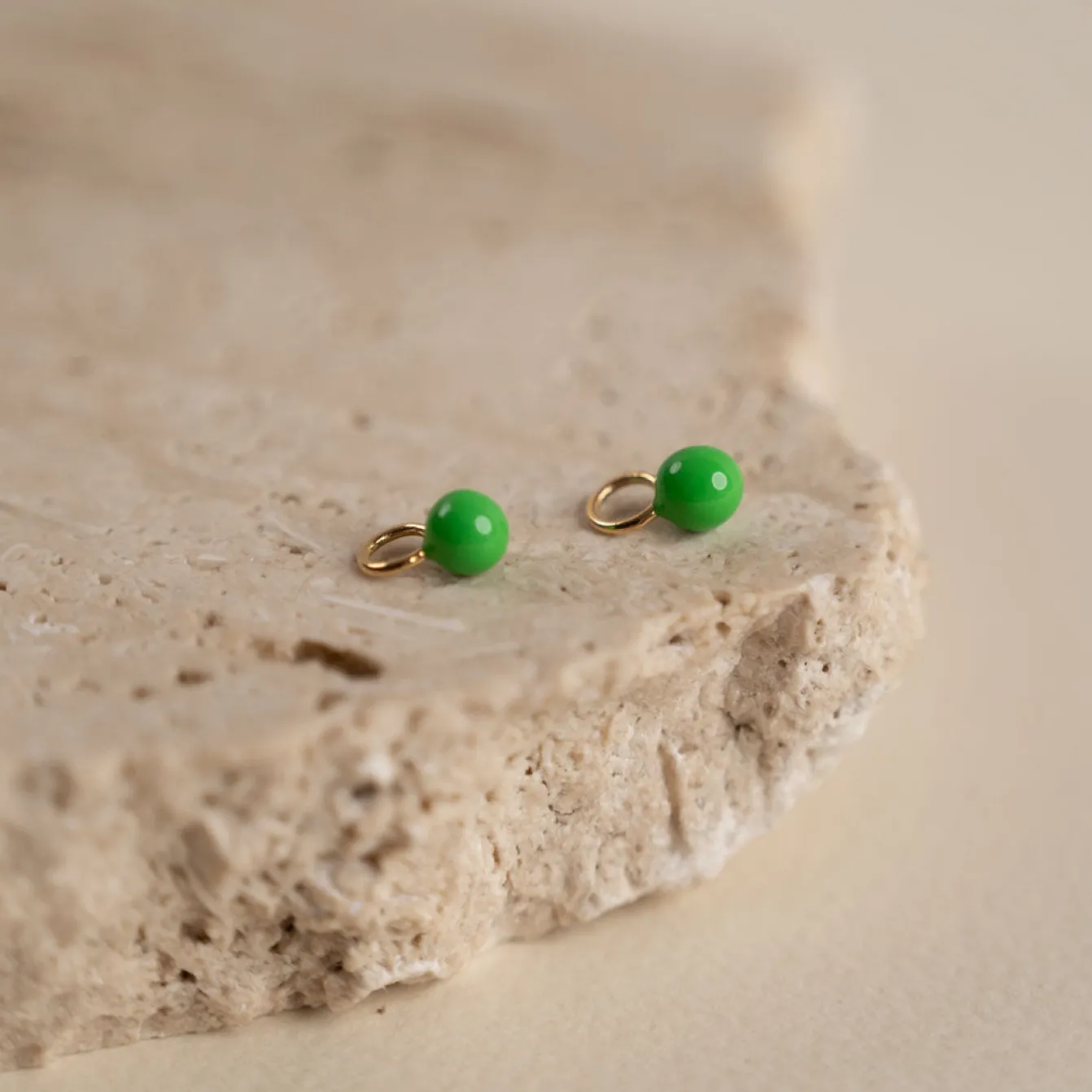 AURA GREEN GOLDEN EARRING CHARM