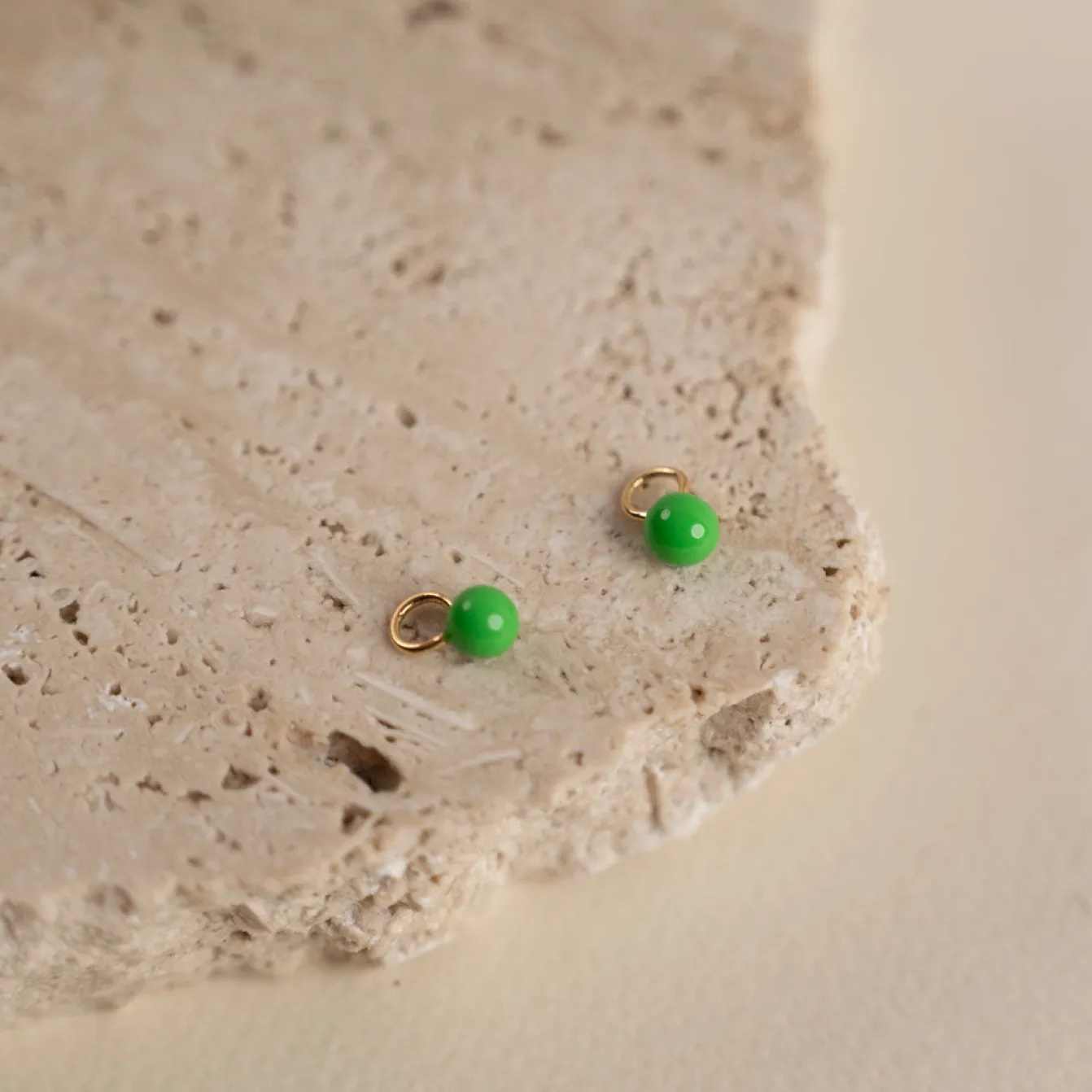 AURA GREEN GOLDEN EARRING CHARM
