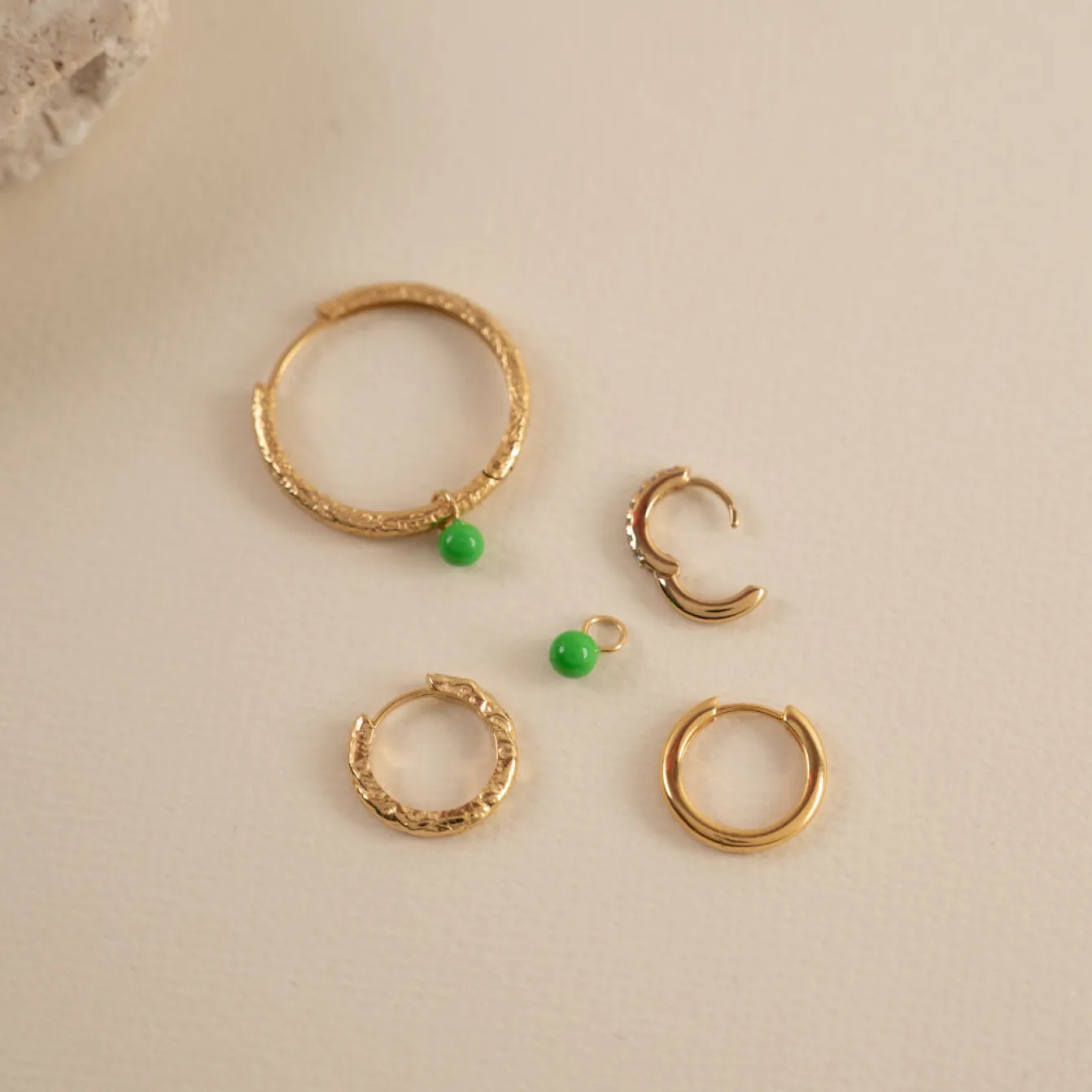 AURA GREEN GOLDEN EARRING CHARM