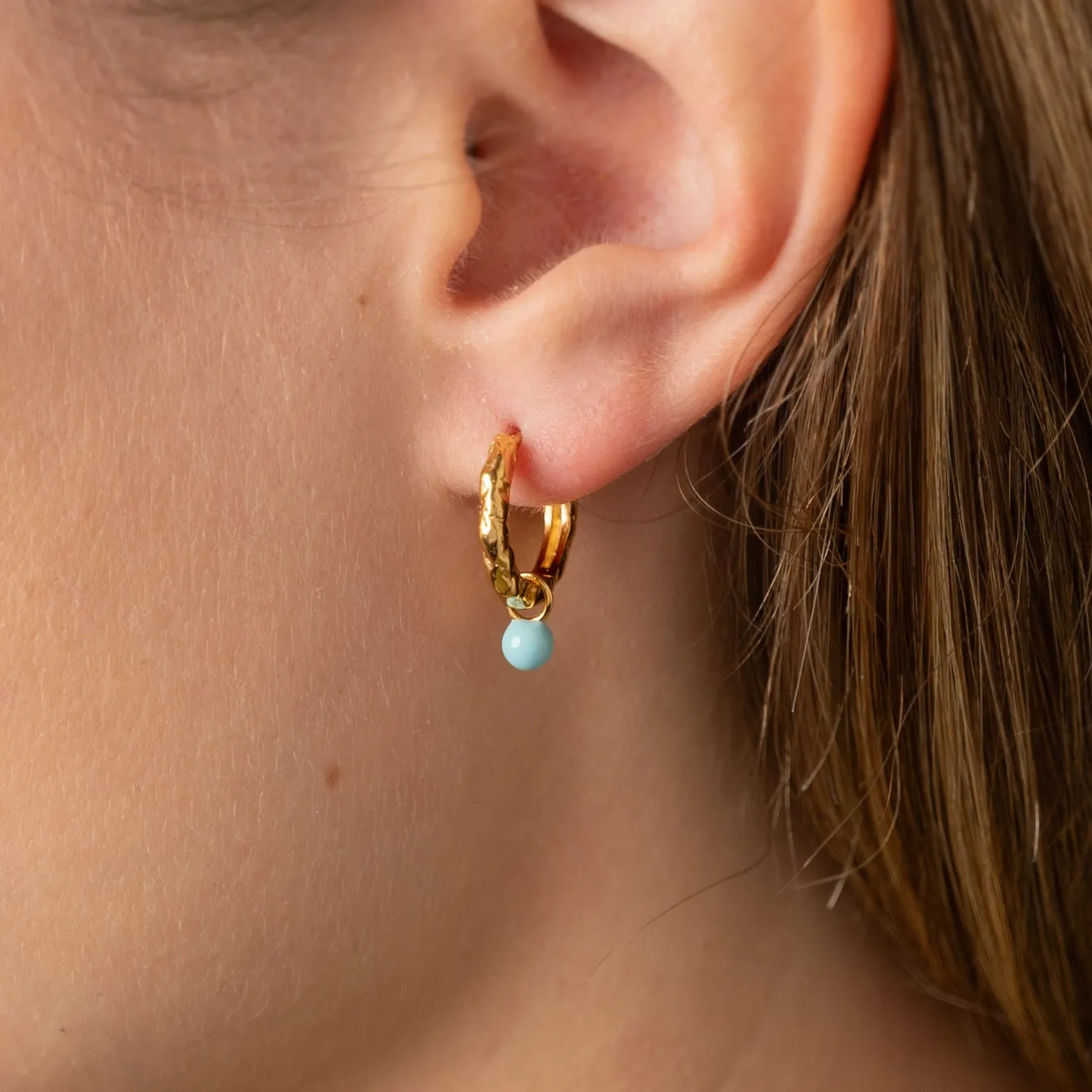AURA LIGHT BLUE GOLDEN EARRING CHARM